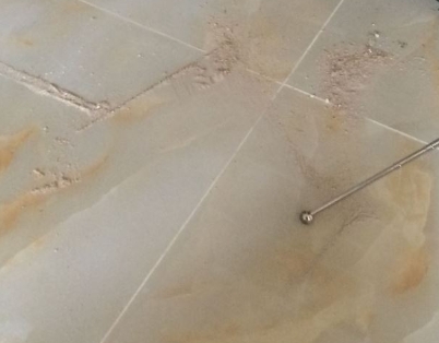丁青瓷砖空鼓维修公司分享粘合剂选择不当在瓷砖铺贴过程中可能导致以下问题